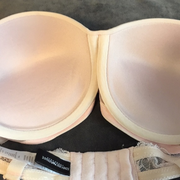 Armani Bra size 34c - Picture 6 of 8